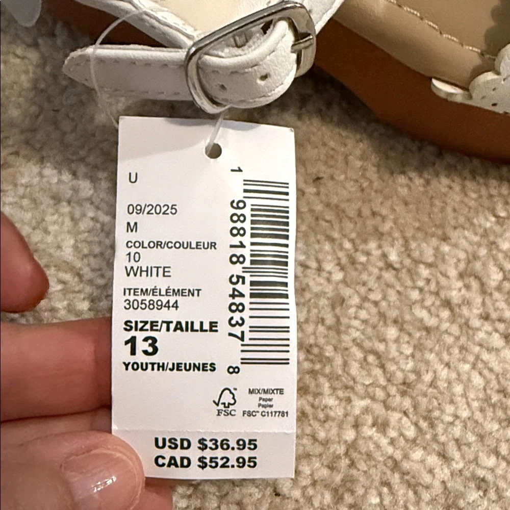Children’s place girls white sandals, size 13 NWT